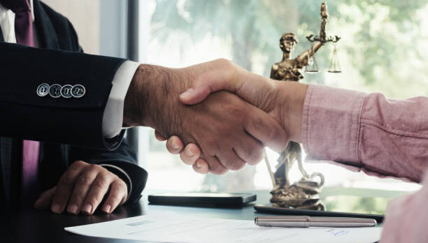Top 10 U.S. Lawyers for SaaS DPAs, SLAs and Customer Agreements (Complete Guide)